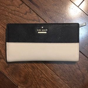 Kate Spade Black and Tan Wallet